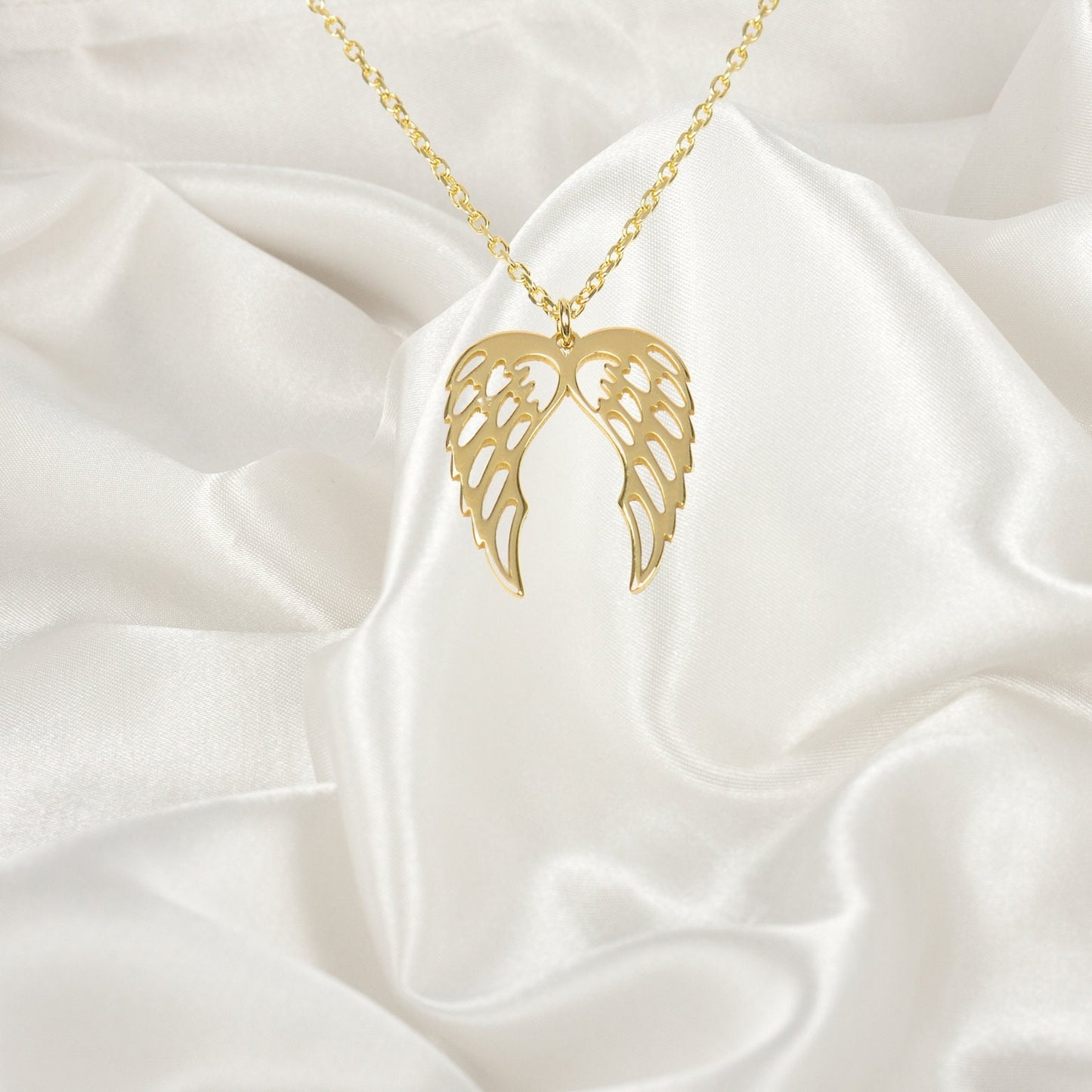 Memorial Wing necklace, 925K Silver Angel Wing Necklace, Dainty Initial Disc, Miscarriage Necklace, Gifts for Mom, Gift for deceased dad