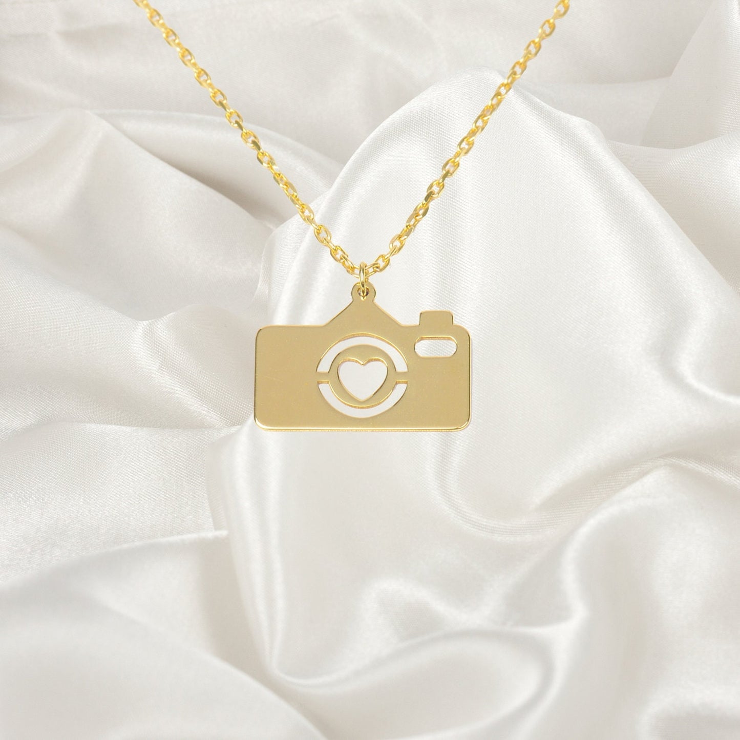 Camera necklace, Photographer necklace, Photographer Jewelry, Photographer gift, Gift for Journalist, Camera Charm, Camera gifts for her
