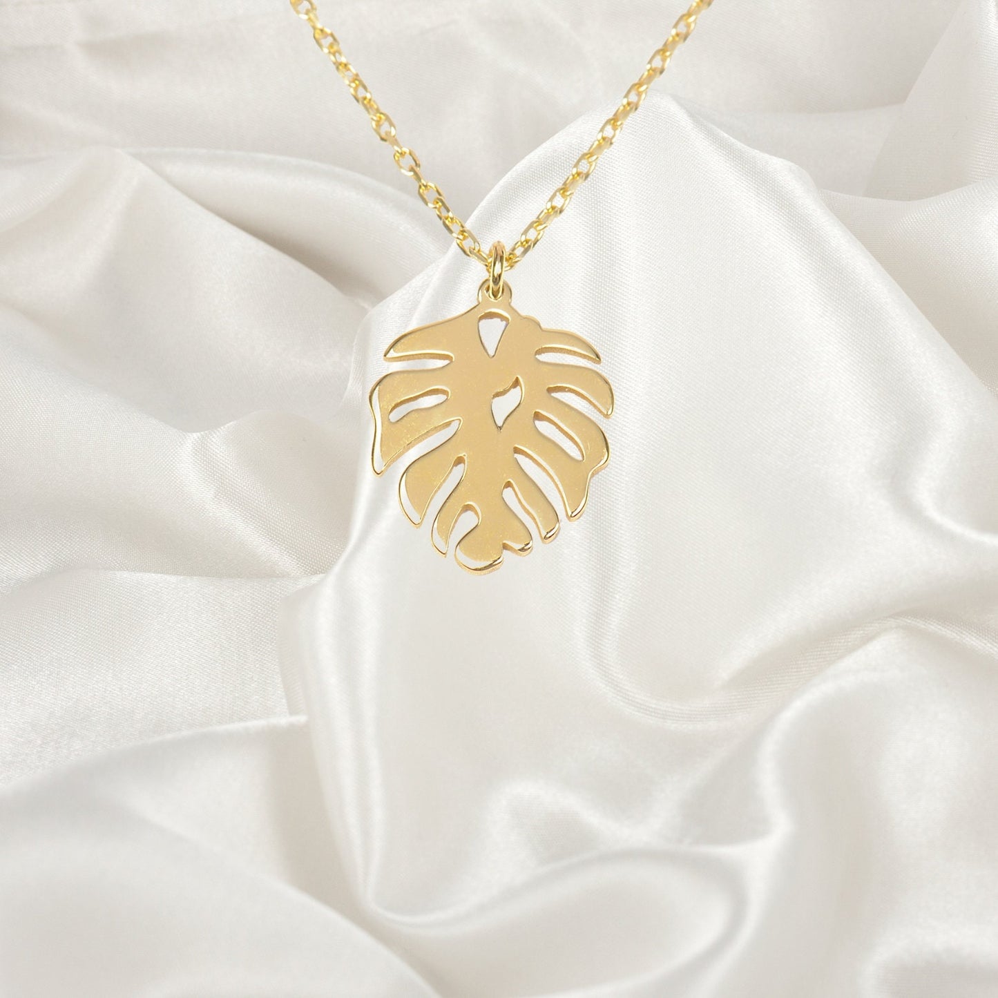 Monstera necklace, Gold necklace, Silver Necklace, Dainty Necklace, gift for her, birthday gift, leaf necklace, Woman Necklace, Silver charm