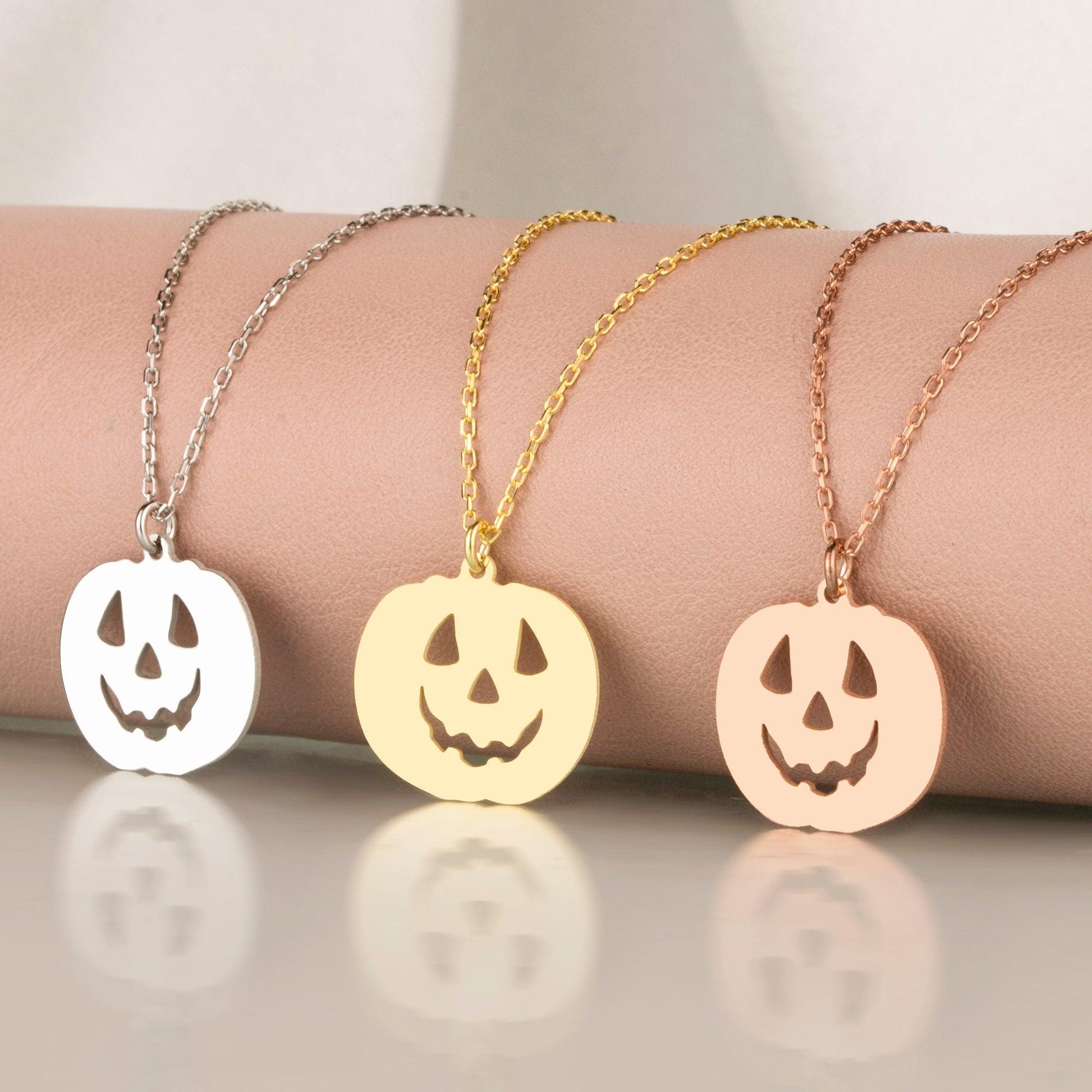 Dainty Pumpkin Halloween, Pumpkin Necklace, Silver Pumpkin Necklace, Dainty Pumpkin Halloween Gifts.