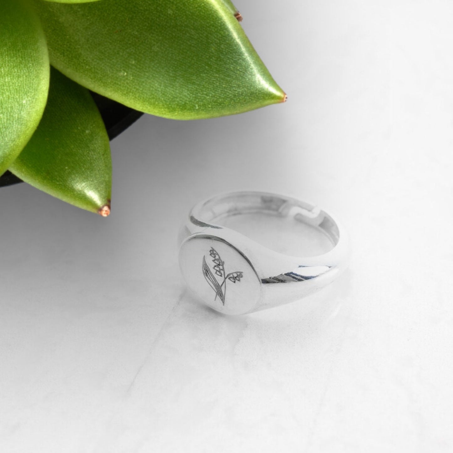 Birth Flower Ring, Floral Ring, Sterling Silver Ring, Gold Signet Ring, Bridesmaid Gift, Minimalist Ring, Dainty Mom Ring, Mothers Day Gifts