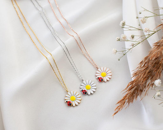 Ladybug Necklace, Daisy Necklace,  Floral Pendant, Daisy Pendant, Beetle Necklace, Necklace For Women, Gift For Friends.