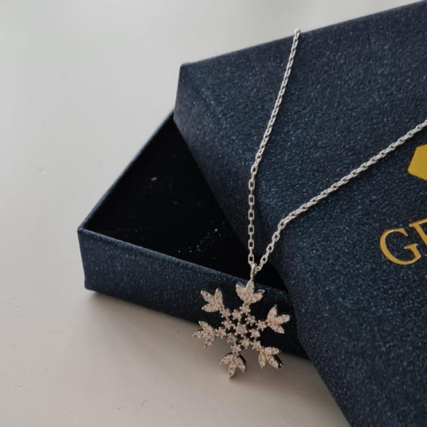 Silver Snowflake Necklace, Christmas Jewellery, Christmas necklace, Winter Necklace, Snowflake Pendant, Christmas Gift For Her, Diamond Gift