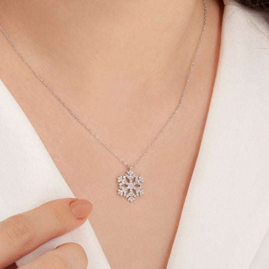 Silver Snowflake Necklace, Christmas Jewellery, Christmas necklace, Winter Necklace, Snowflake Pendant, Christmas Gift For Her, Diamond Gift